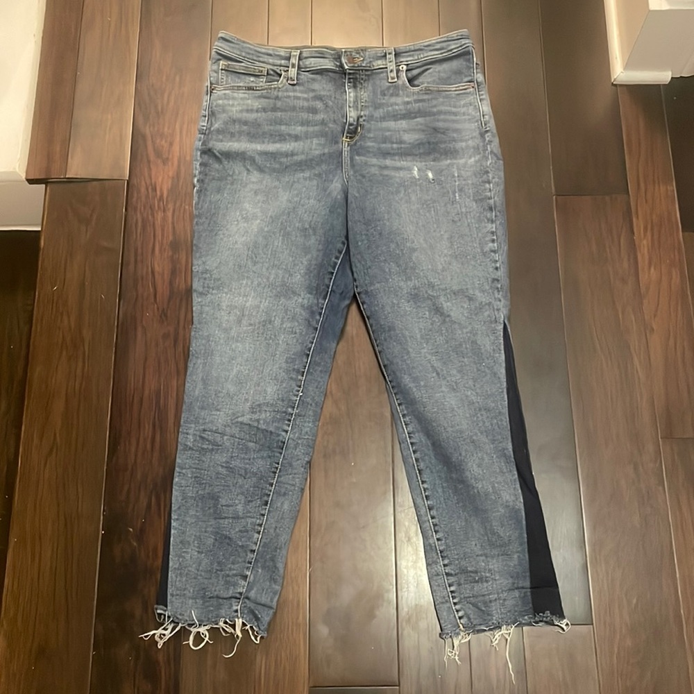 Straight Leg Jeans With Dual Wash Detail